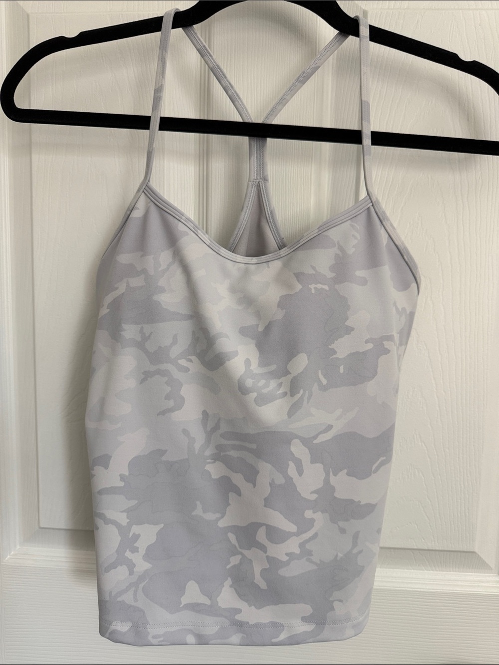 Women’s Lululemon Sz 8 Power Y Tank alpine camo print with inserts.